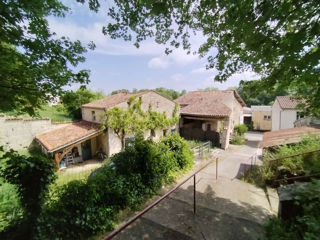 Maison à CHIZE
