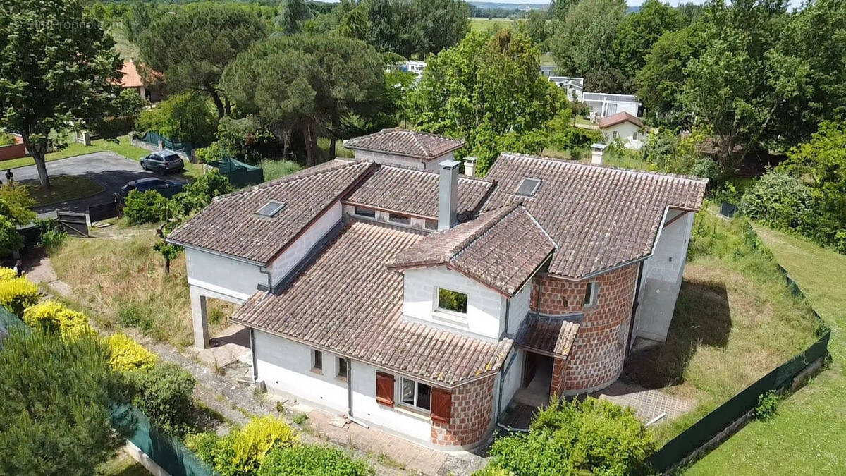 Maison à RIVIERES