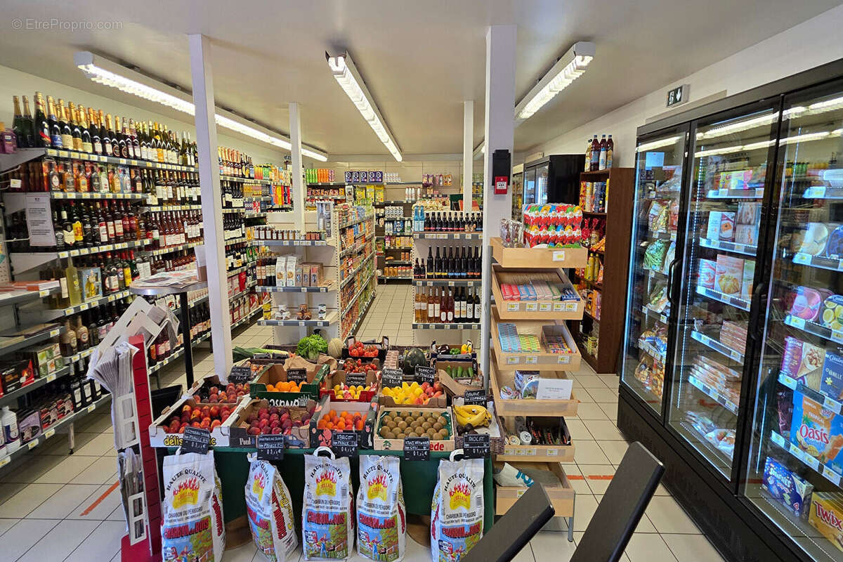 Commerce à LE BREUIL