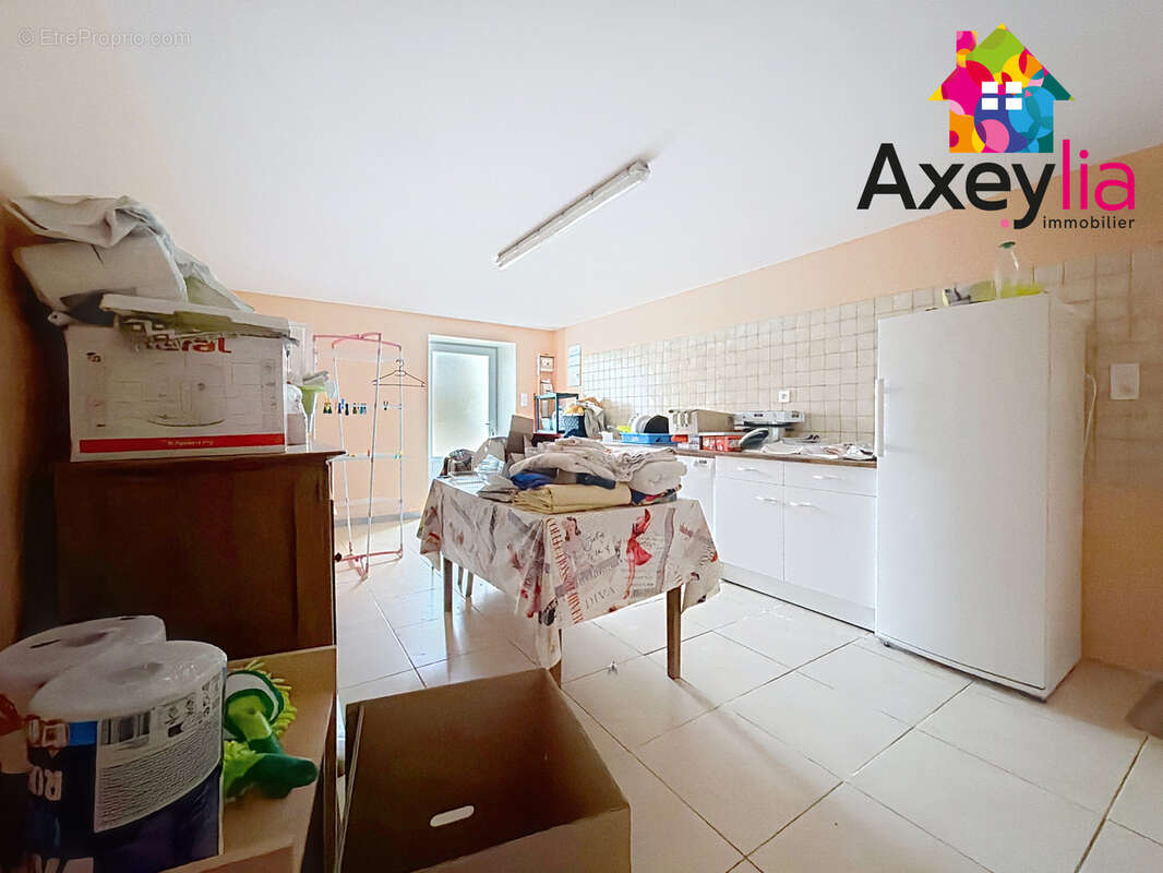 A vendre - arfeuilles - maison à rénover avec dépendances et terrain - photo 8