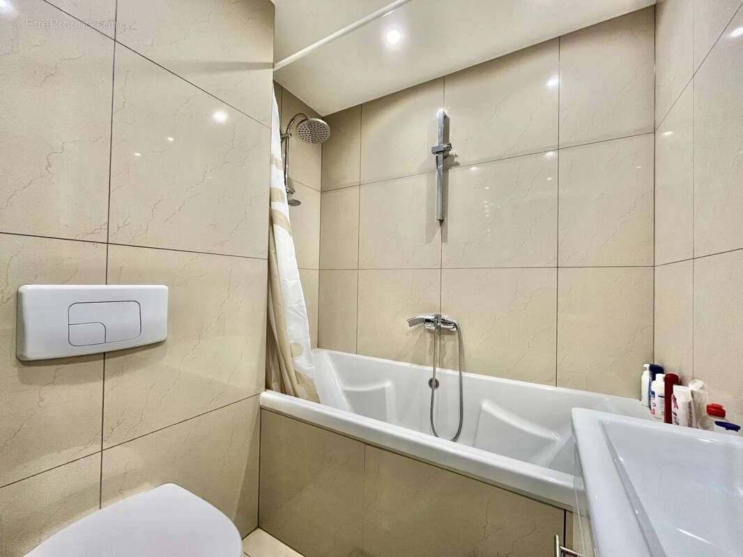 Appartement à ROQUEBRUNE-CAP-MARTIN