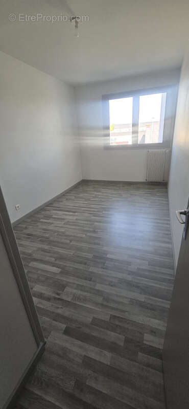 Appartement - 102 m2 - 3 ch + cave + garage + une place de parking - photo 10