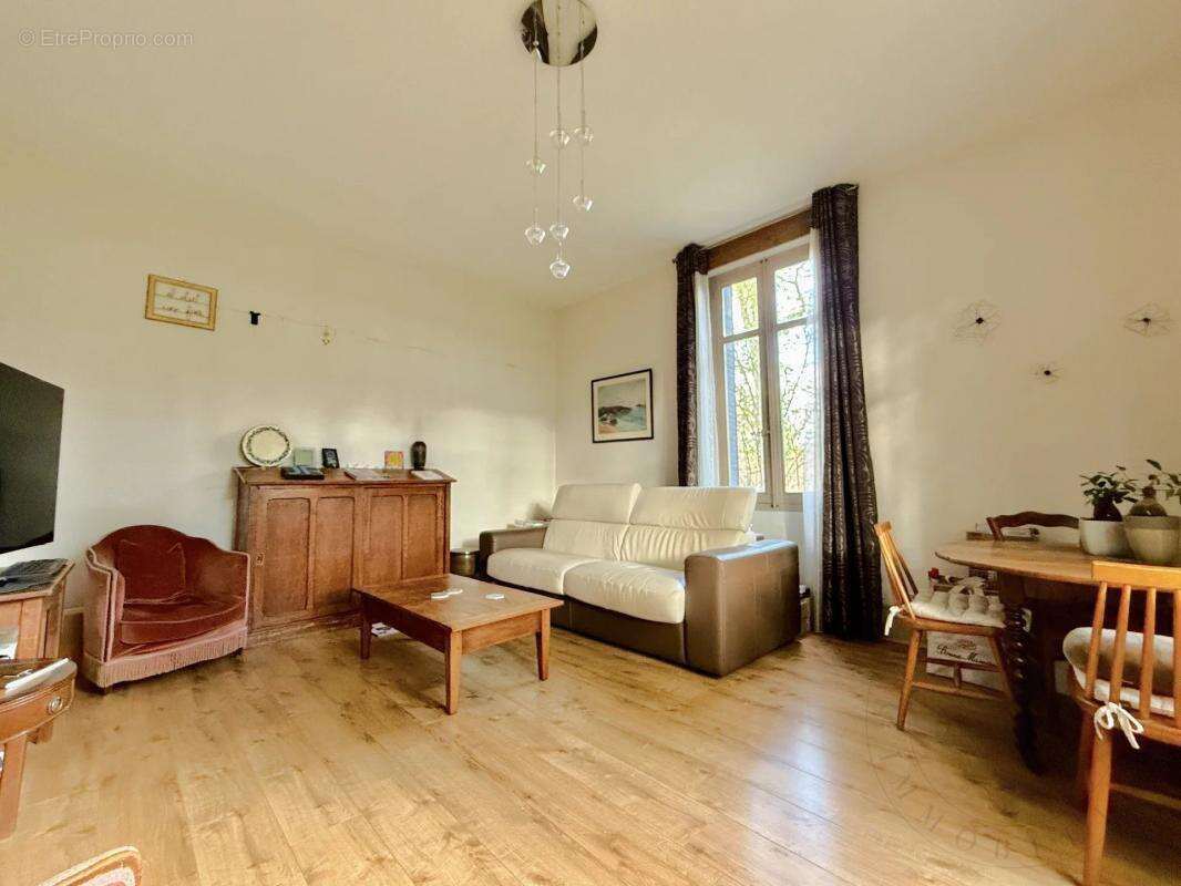 Maison à FRANCHEVILLE