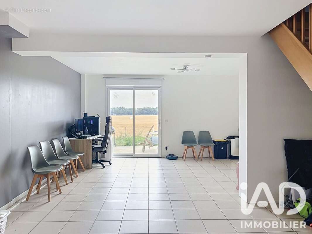 Maison 104 m² à Mainneville  - photo 4