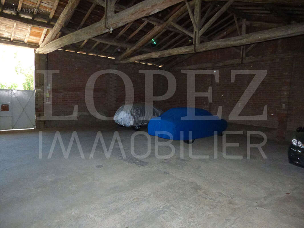 Maison à LABRUGUIERE