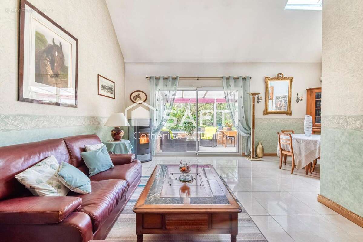 Photo 2 - Maison à AVRILLE