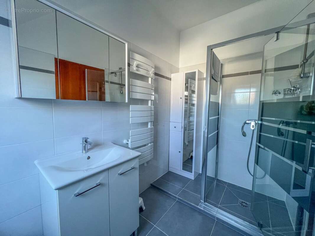 Maison à LE MESNIL-SAINT-DENIS