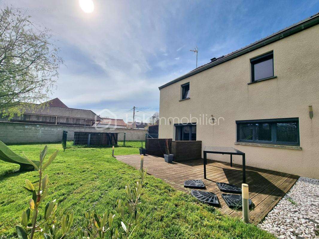 Maison à VERNEUIL-L'ETANG