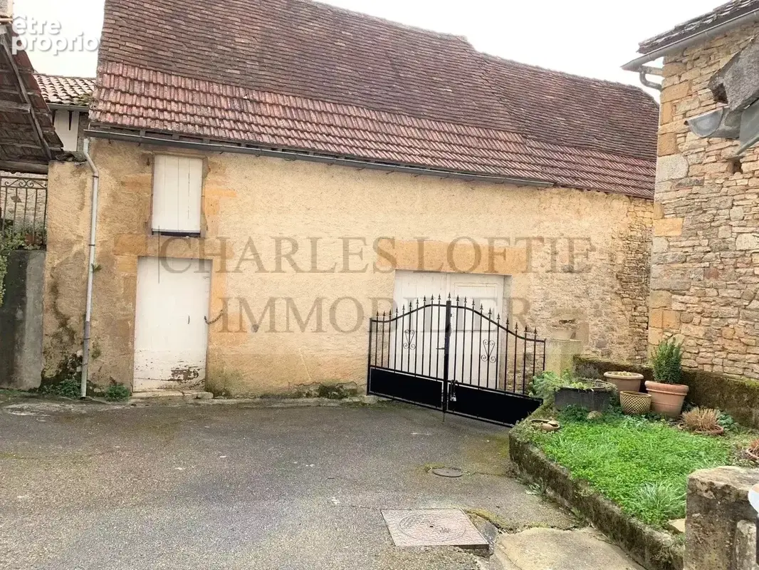 Maison de village pleine de charme avec dépendances, cour intérieure et terrasse  à deux pas des commerces - photo 28