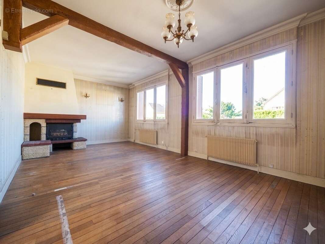 Maison à BOIS-D'ARCY