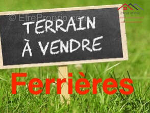 Terrain à FERRIERES