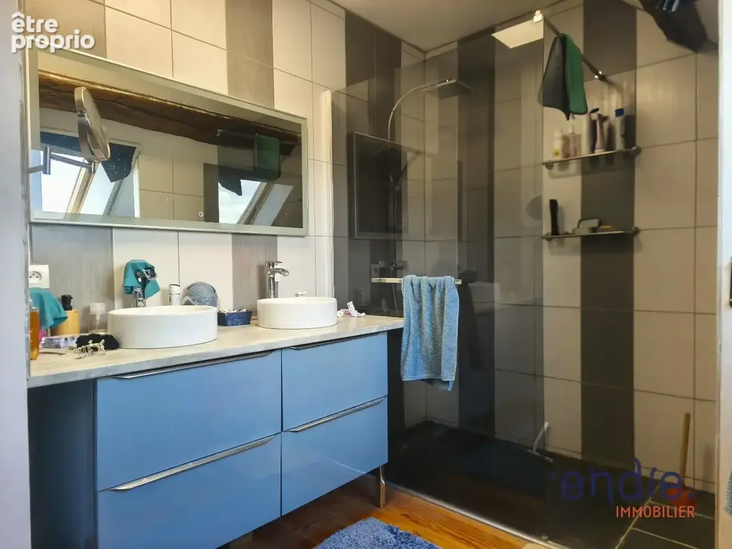 Louroux bourbonnais : maison renovee 5 pieces avec dependances et terrain - photo 7