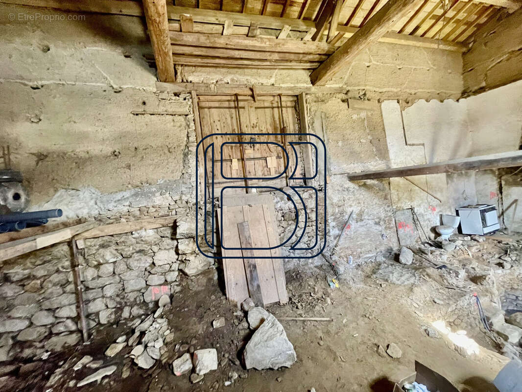 Maison à SAINT-MARTIN-DES-OLMES