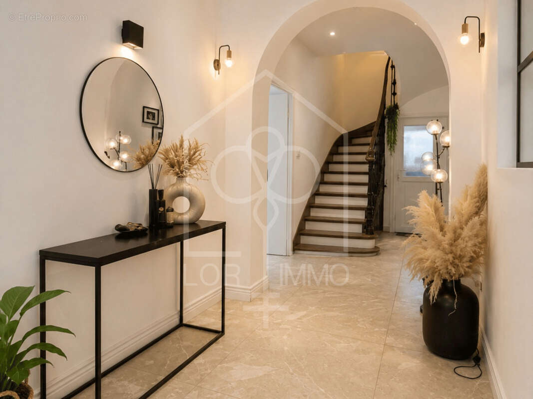 Maison de caractère - 178m2 - Hayange - photo 2