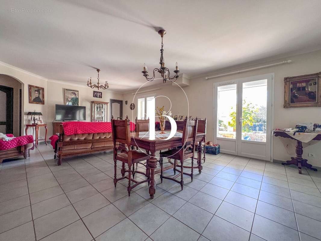 Maison à MEJANNES-LE-CLAP