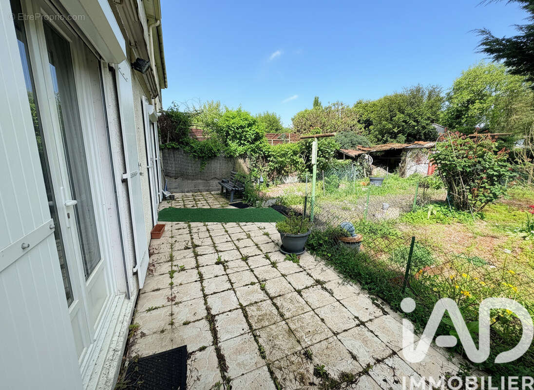 Maison 90 m² à Saint-Amand-Montrond  - photo 2