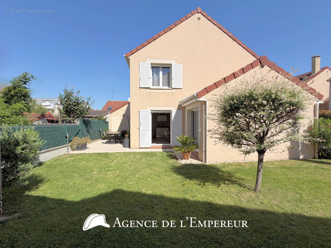 Maison à NANTERRE