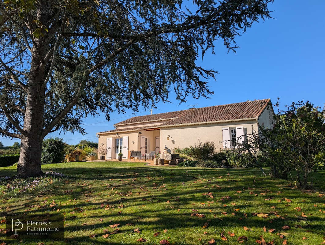 Maison à MONCRABEAU