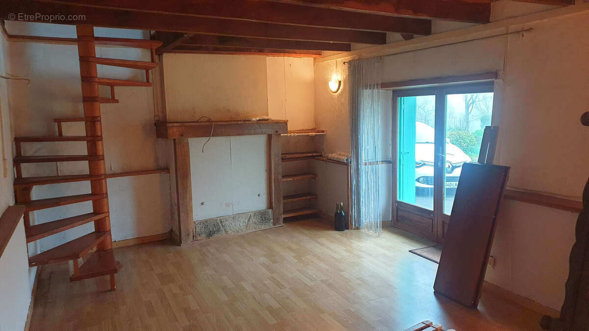Maison à SEGLIEN