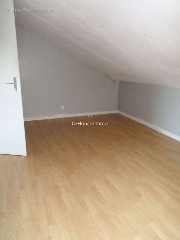 Appartement 180 m² à Hiersac  - photo 11
