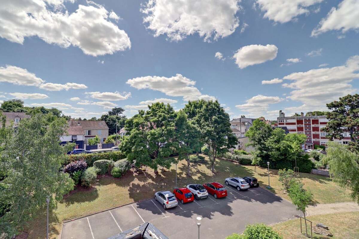 Appartement à VERNEUIL-SUR-SEINE