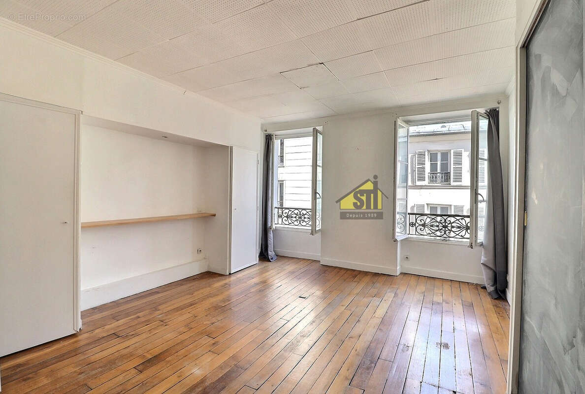 Appartement à PARIS-14E