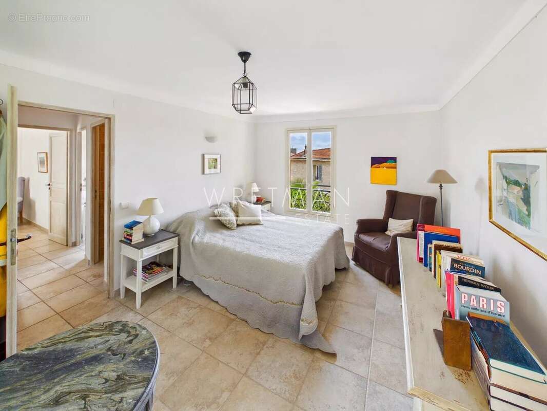 Appartement à TOURRETTES-SUR-LOUP