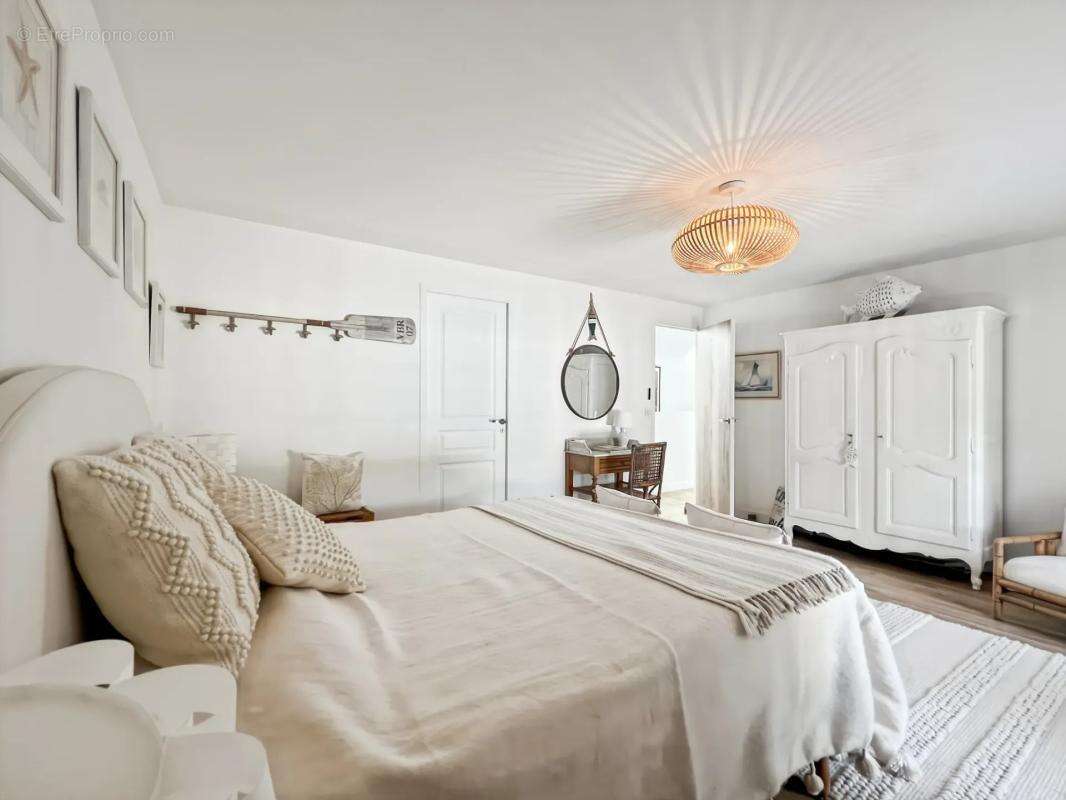 Maison de 7 pièces de 235 m² à Le Mené - photo 17