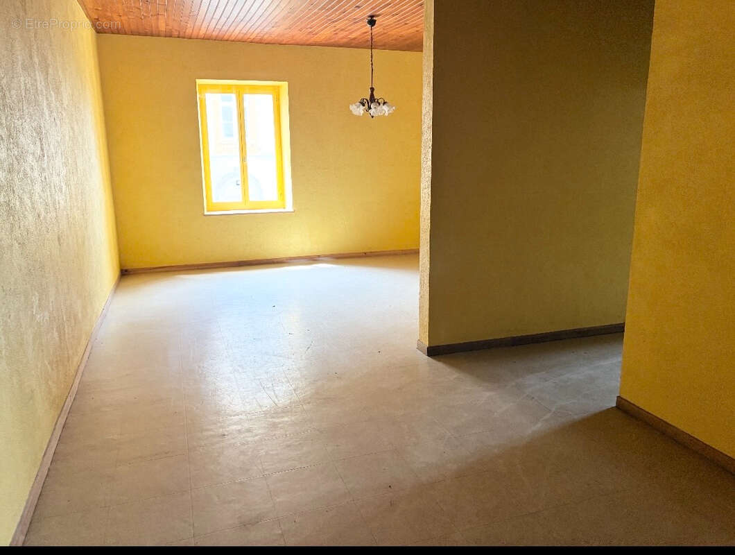 Appartement à STENAY