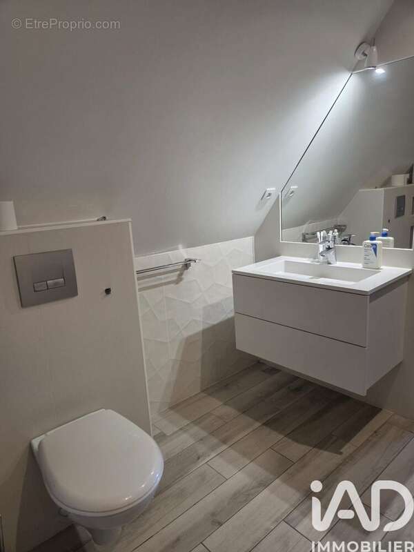 Maison 235 m² à Combs-La-Ville  - photo 8