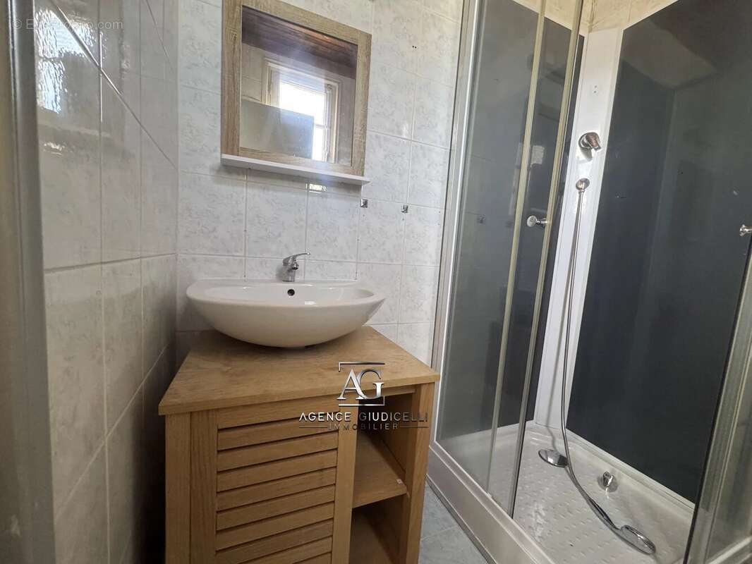 Appartement à CORTE