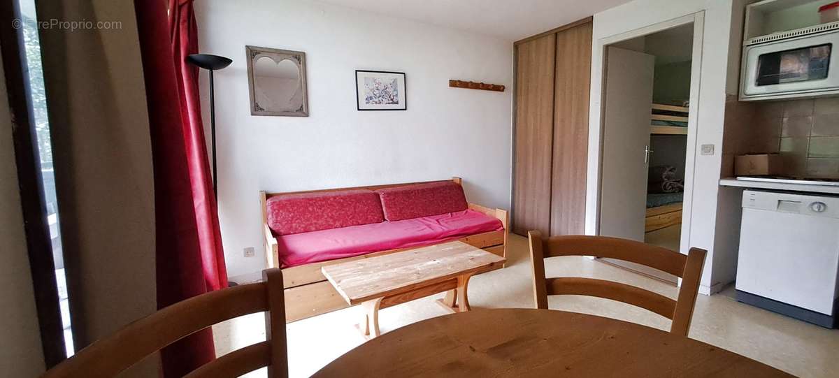 Appartement à MORILLON