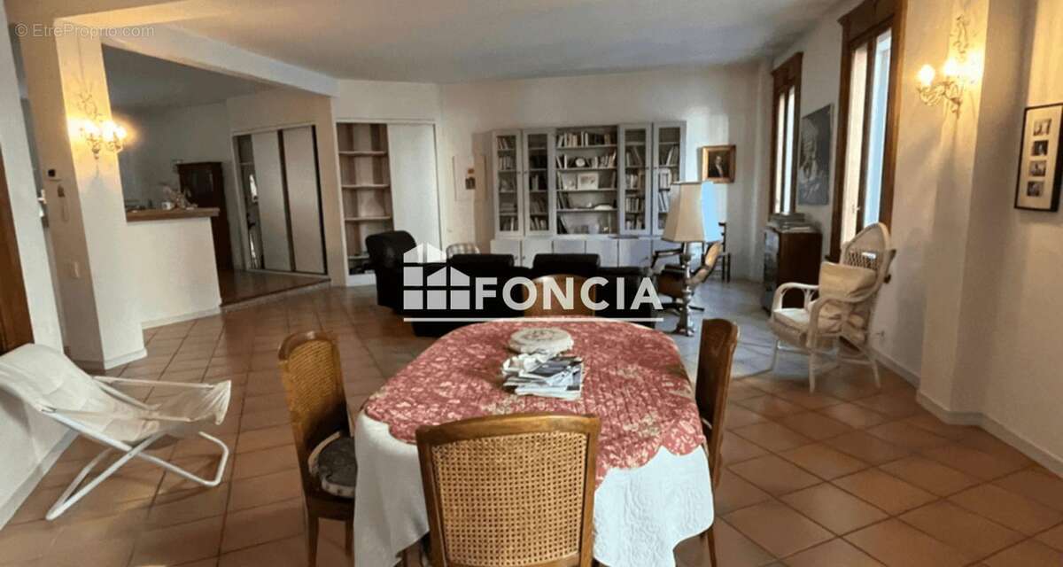 Immense appartement de 158 m2 rue Carnot - photo 8