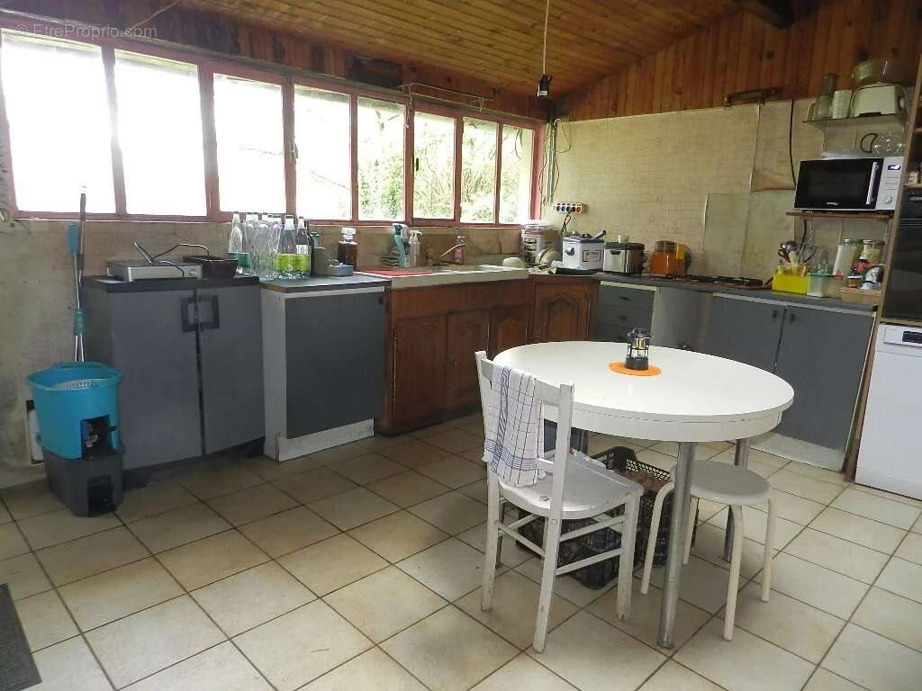 Maison à SAINT-PIERRE-SUR-DIVES