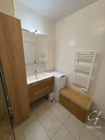 Appartement à ROQUEBRUNE-SUR-ARGENS