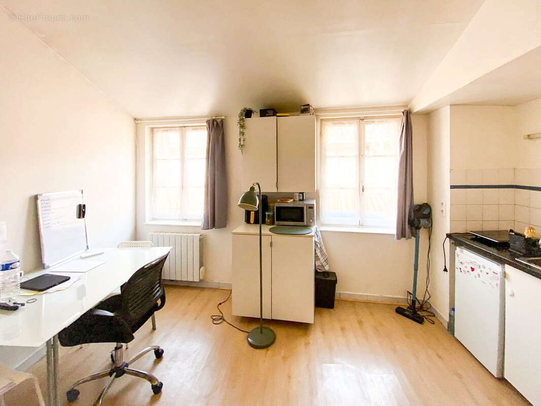 Toulon Centre Ville - Les Halles : Appartement T1 - photo 2