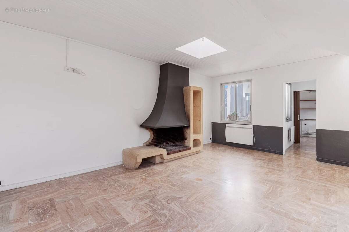 Appartement à PARIS-3E