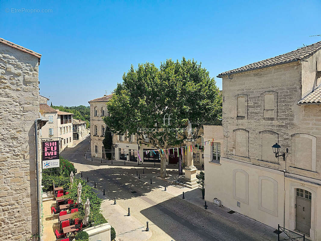 Appartement à VILLENEUVE-LES-AVIGNON