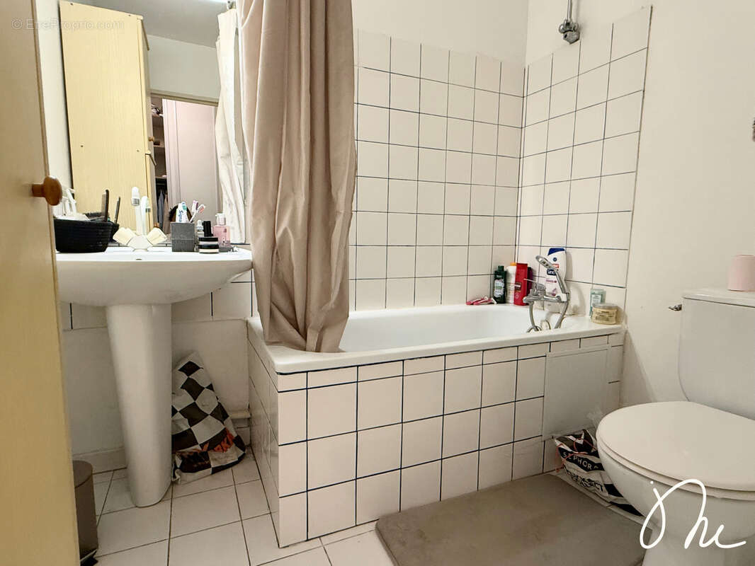 À Montpellier, libre de toute occupation, studio 23 m2 avec terrasse et parking - photo 5