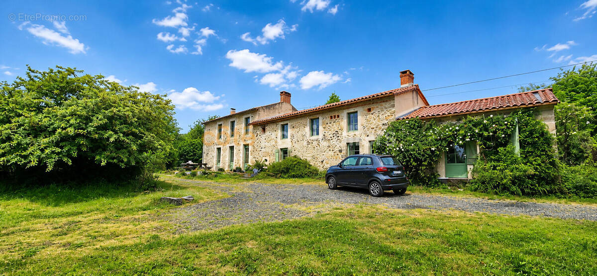 Maison à LE CHAMP-SAINT-PERE