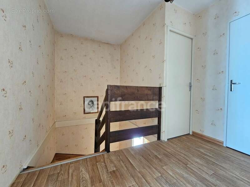 Maison à vendre 4 pièces avec garage et jardin PANISSIERES (42) - photo 13