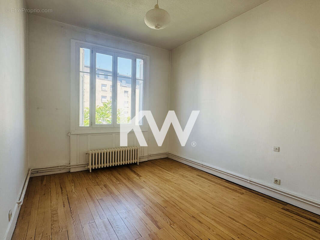 Appartement 76 m² à Saint-Etienne  - photo 2