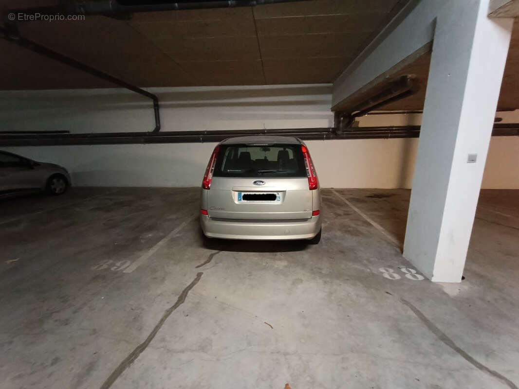 Parking à HEROUVILLE-SAINT-CLAIR