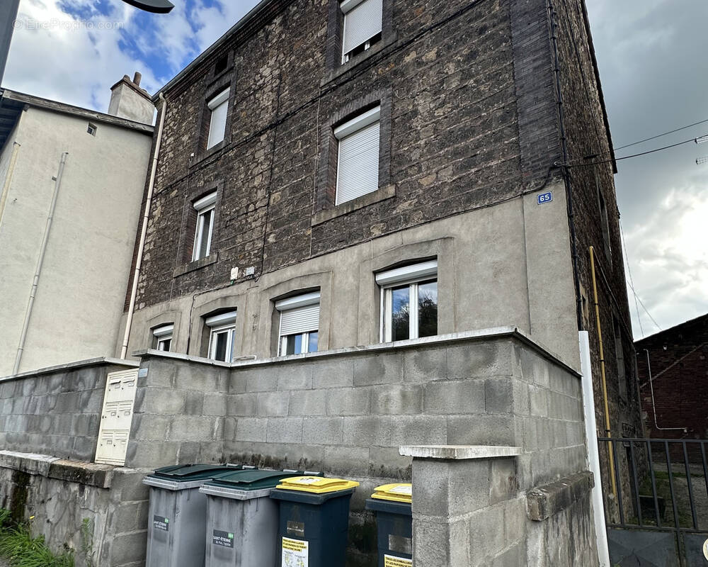 Appartement à LE CHAMBON-FEUGEROLLES