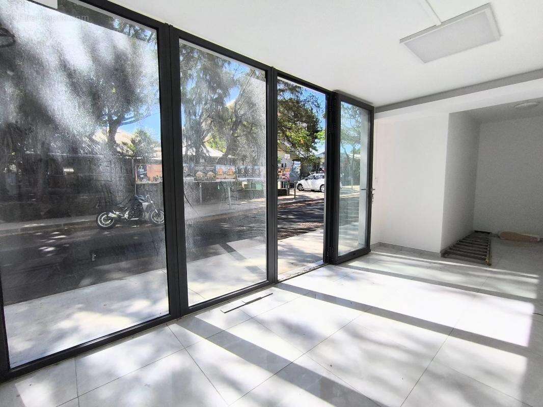 Commerce à SAINT-PIERRE