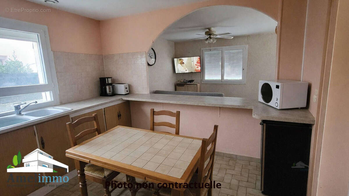 Cuisine après des retouches (vider) - Maison à CHARVIEU-CHAVAGNEUX