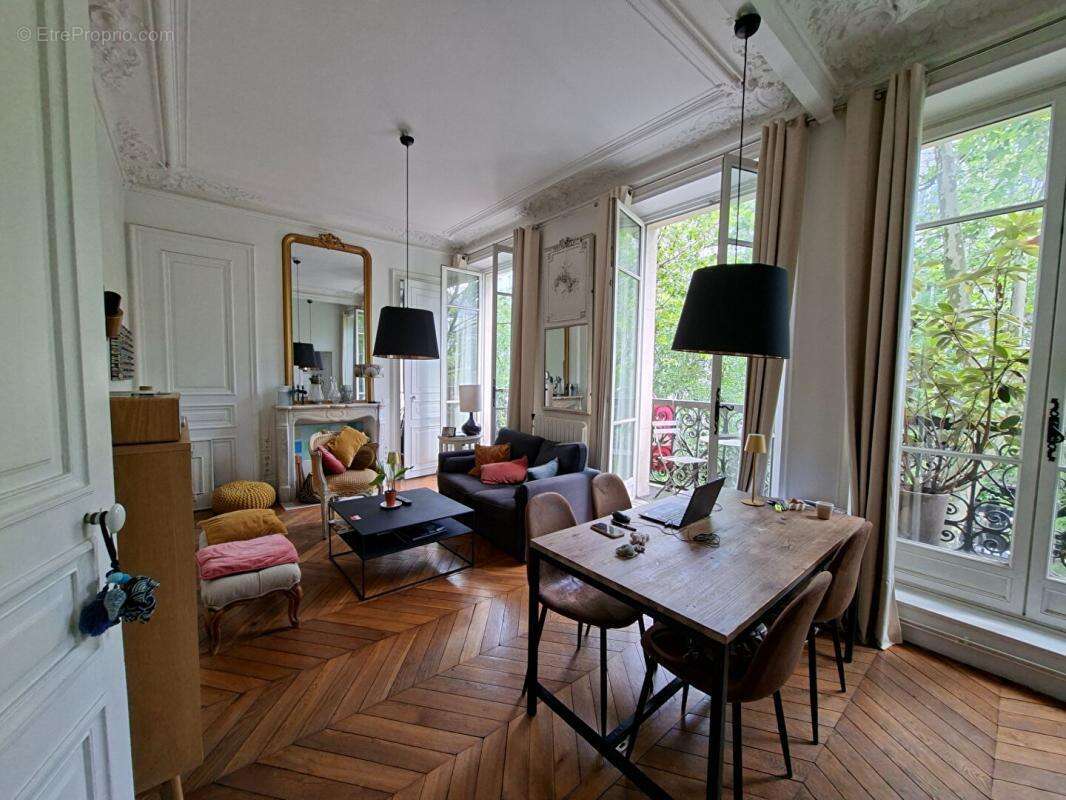 Appartement à PARIS-10E