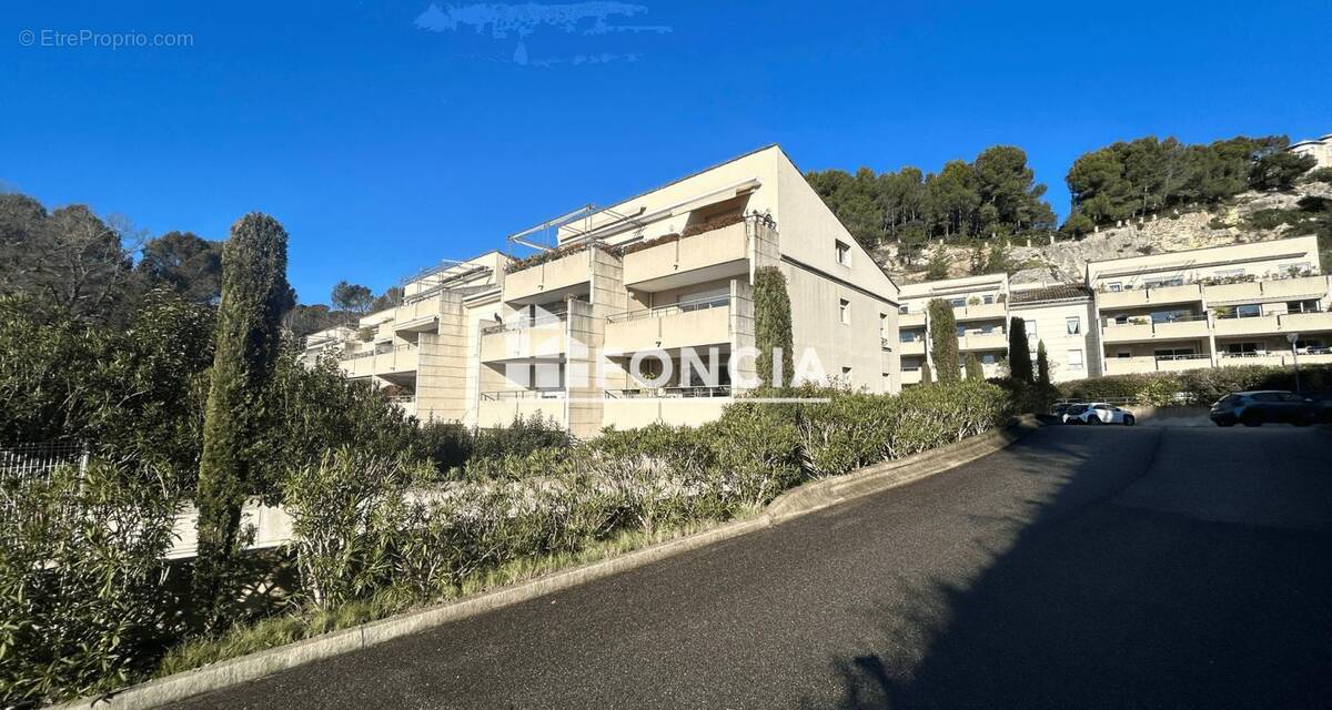 Appartement à VILLENEUVE-LES-AVIGNON