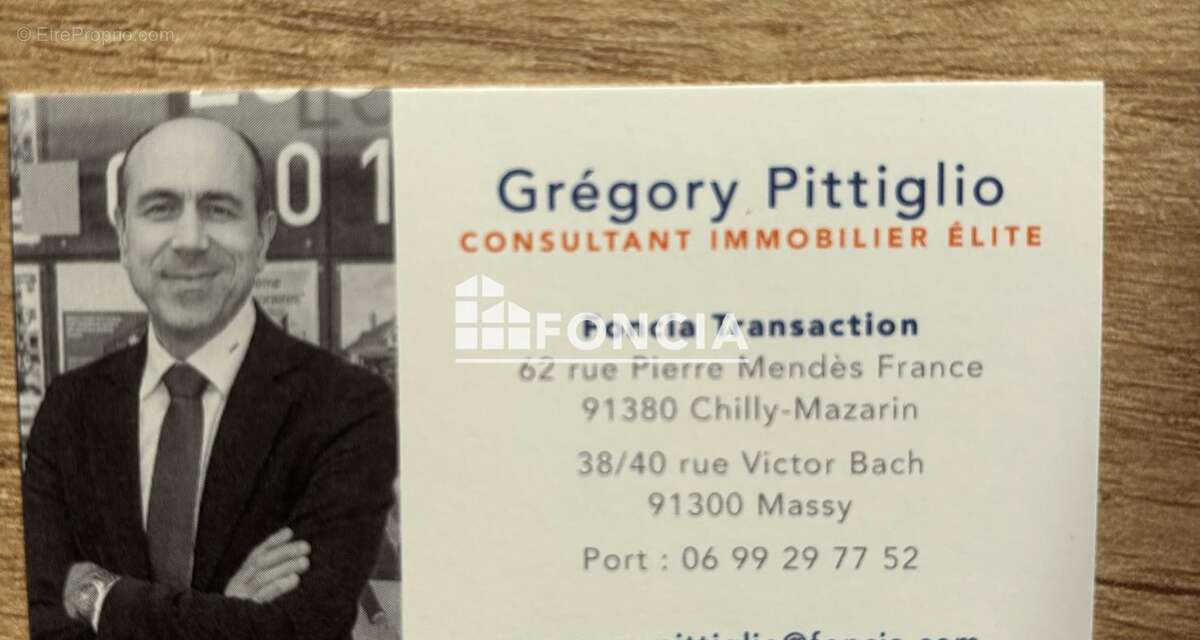 Plein cœur de Longjumeau, pour ce trois-pièces,en duplex, en intérieur de cour,proche de toutes les commodités, au calme et trés - photo 9