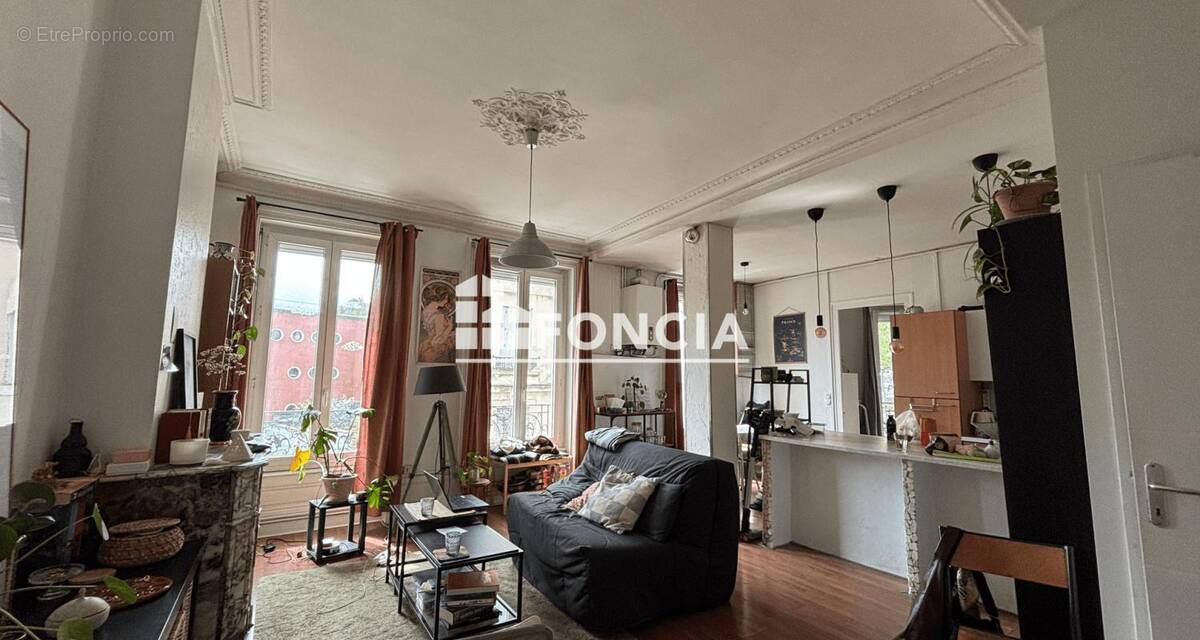 Appartement à SAINT-ETIENNE